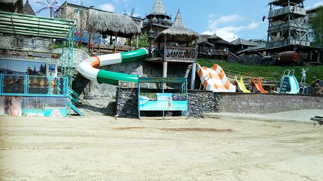 Аквапарк на частном пляже "Сонькина лагуна" г.Сатка
